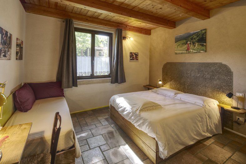 Camera/Room Punto e Virgola