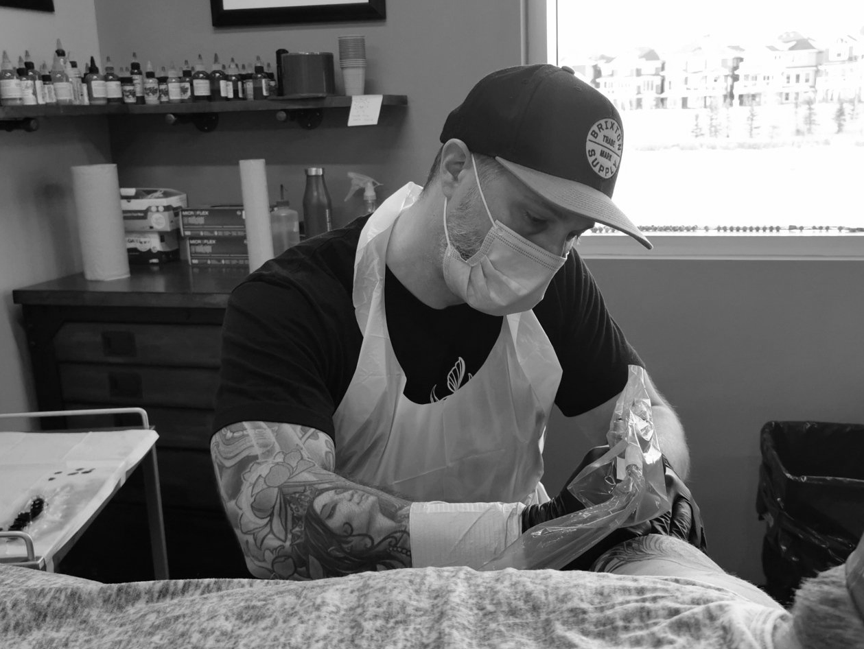 Black Gold Tattoo Shop Edmonton Tattoo Shop Best Tattoo Shop