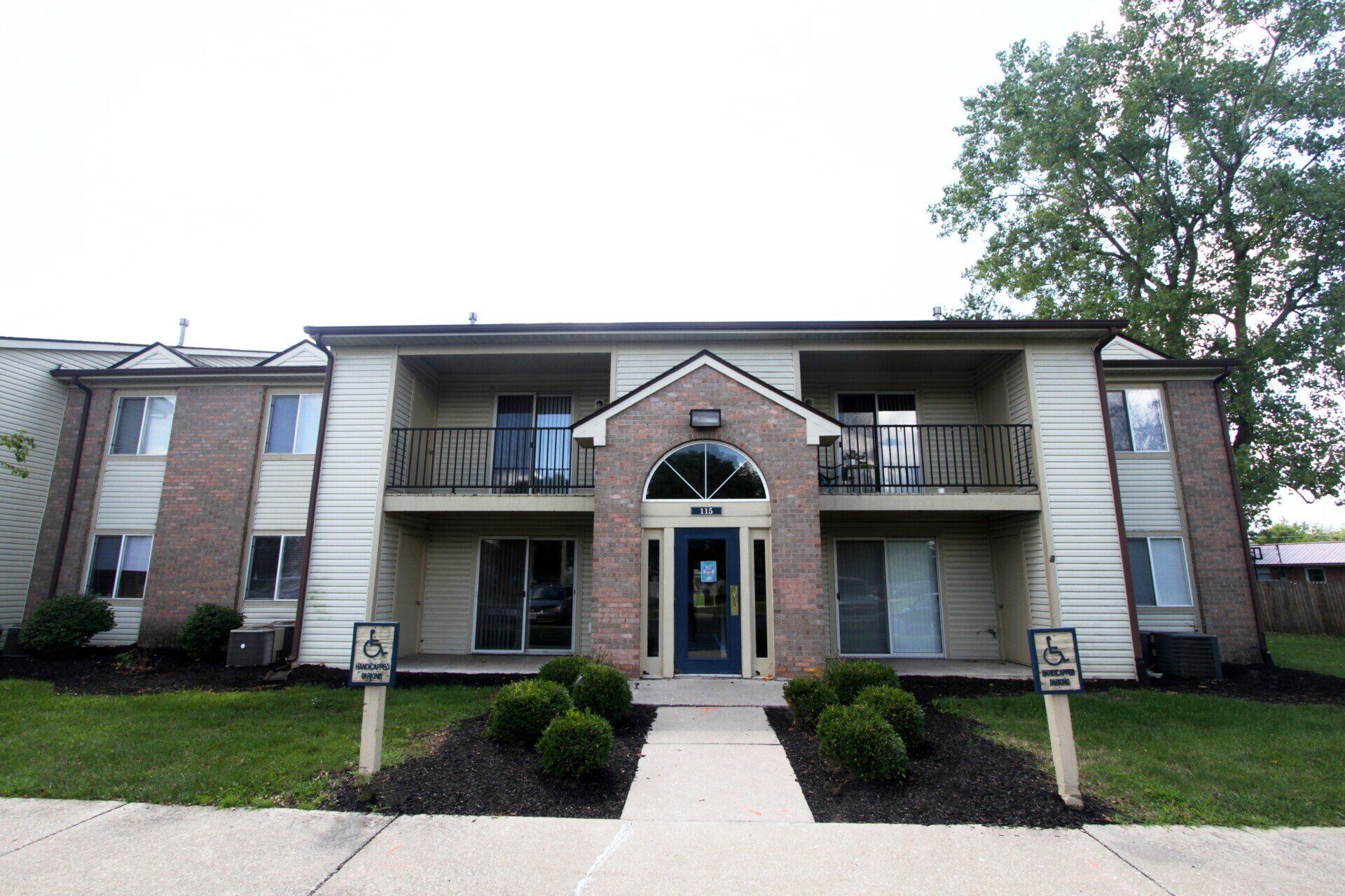 Walnut Manor Apartments