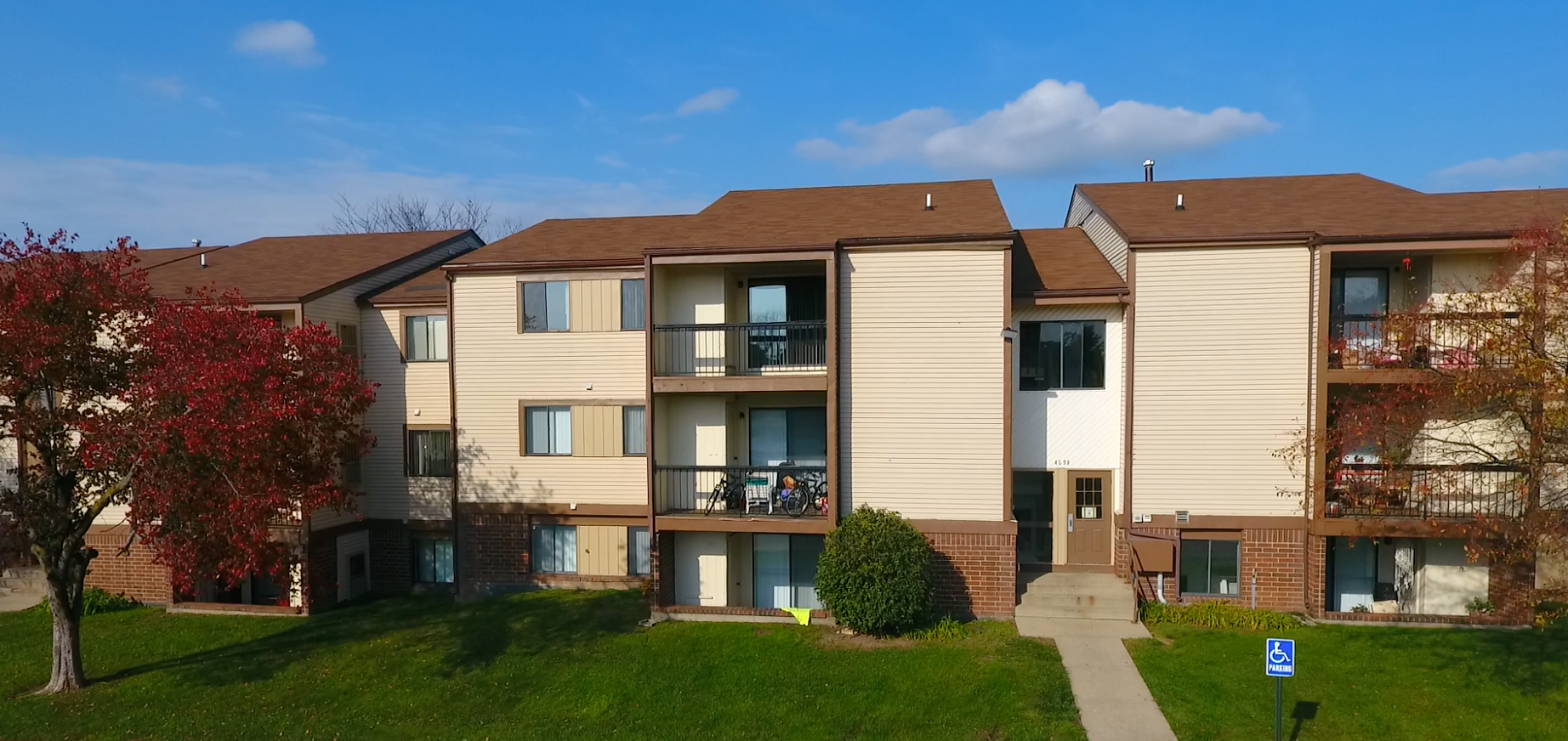 Ashton Woods View Interior & Exterior Images of our Kentwood