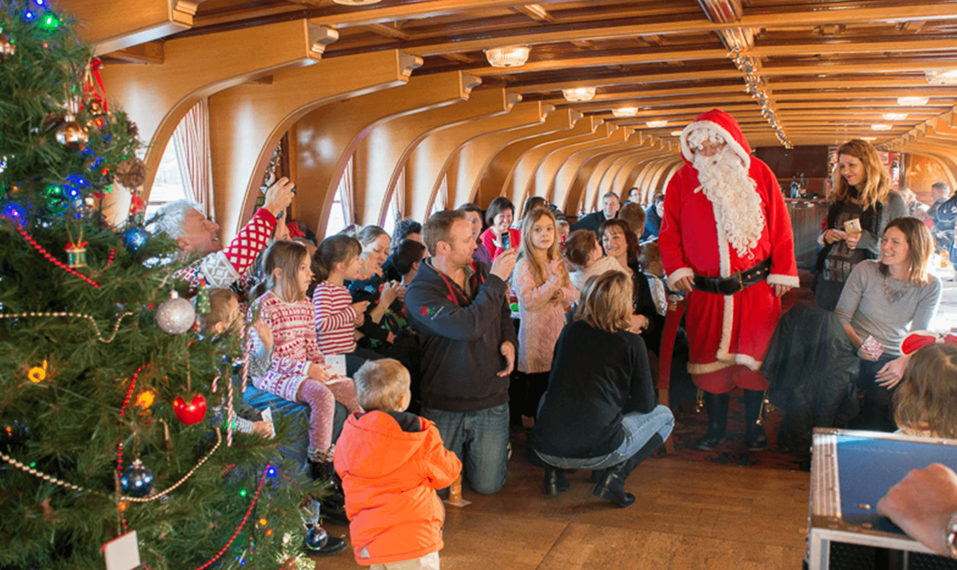 Santa cruise on the River Thames from Henley