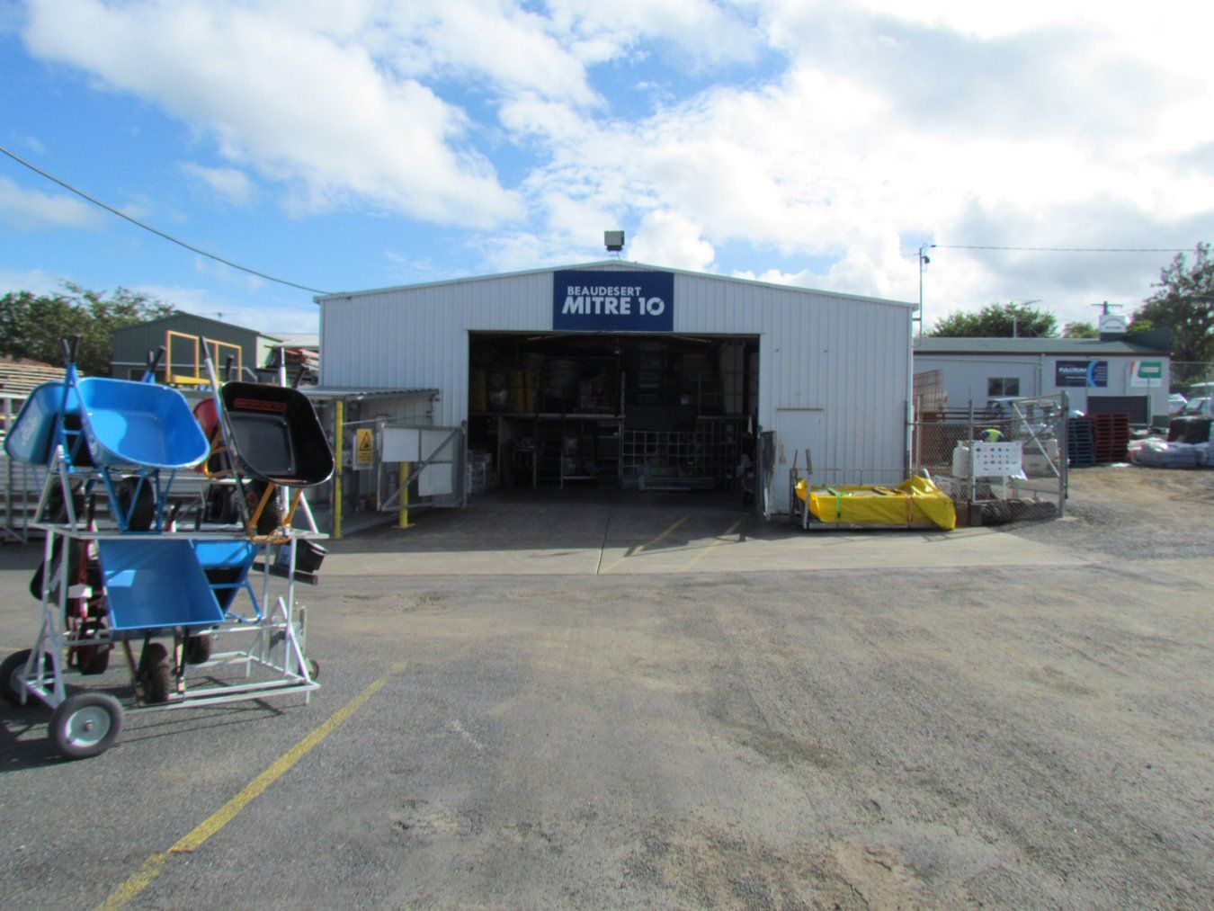 trade department beaudesert hardware mitre 10