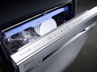 Lavastoviglie aperta