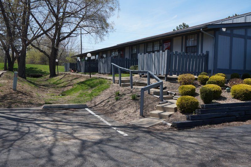 Sandalwood Apartments Aspen Management