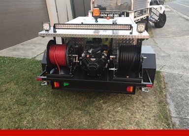 back of the track with red line