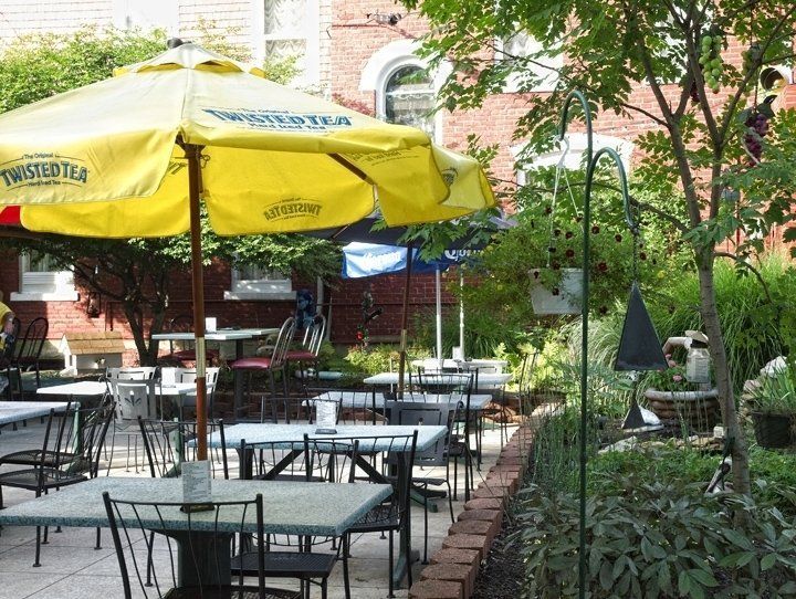 Restaurant Facilities Painesville, OH Hellriegel’s Inn