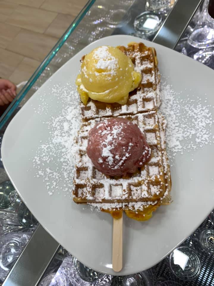 waffel con gelato artigianale