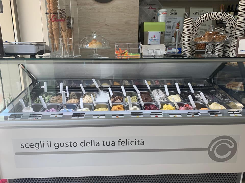 banco di gelati artigianali
