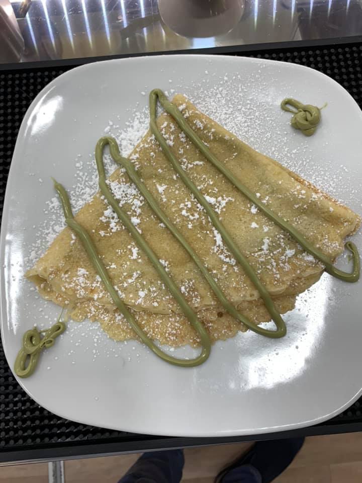 crêpe dolce con crema al pistacchio e cioccolato