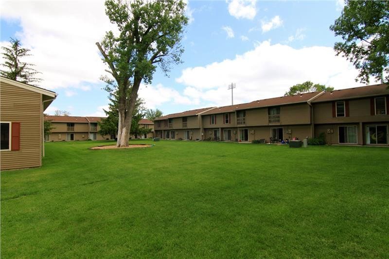 Gateway Real Estate Management, LLC Rustic Woods Townhomes