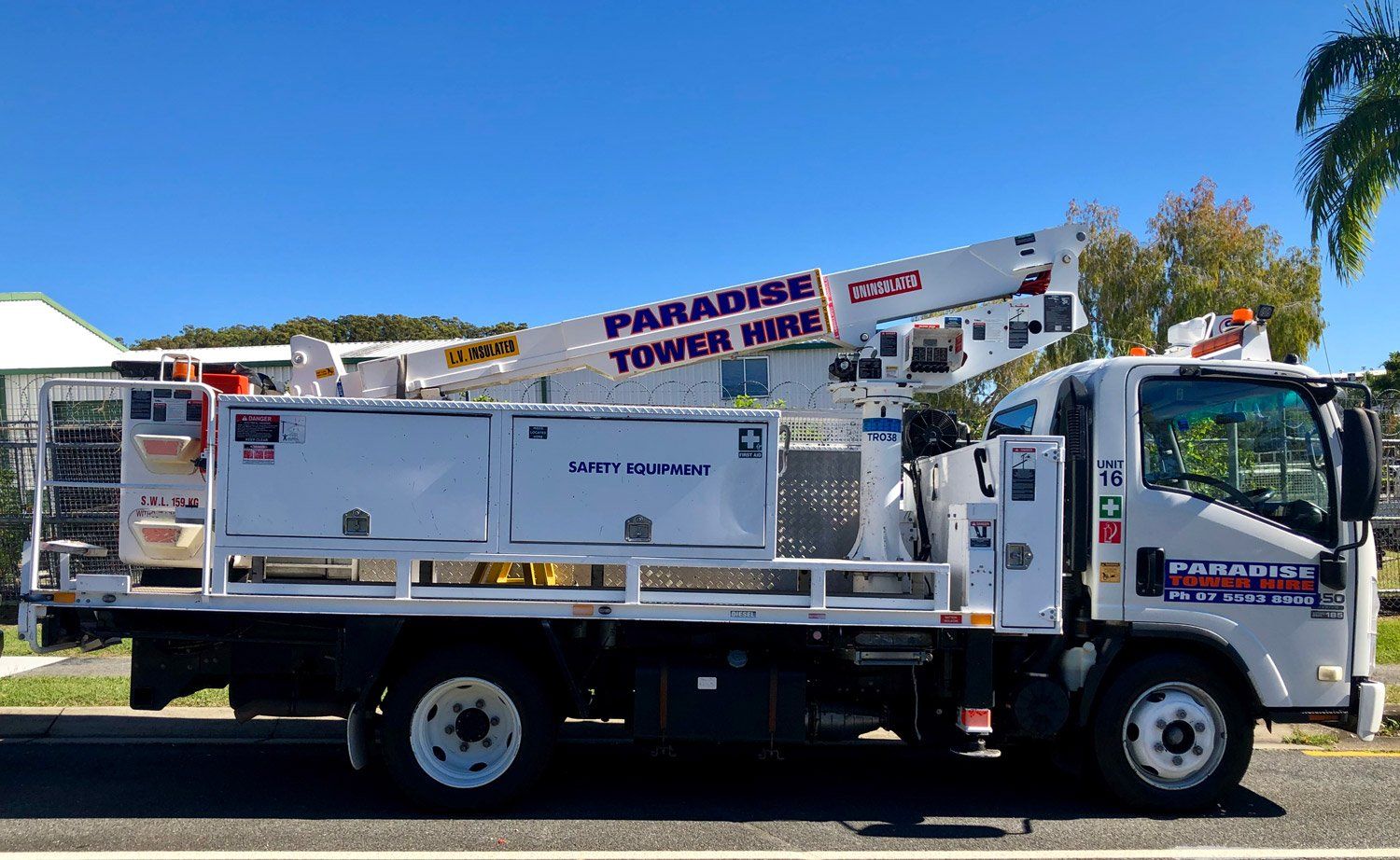 Cherry Pickers For Hire Gold Coast Paradise Tower HIre cherry-pickers-for-hire-gold-coast-paradise-tower-hire