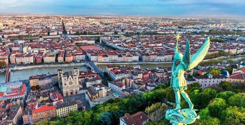 BLACK OWNED BUSINESSES IN LYON