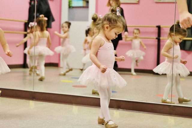 how-to-teach-a-toddler-ballet-class-jelitaf