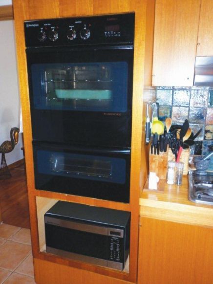 Kitchen before kitchen renovations in Melbourne