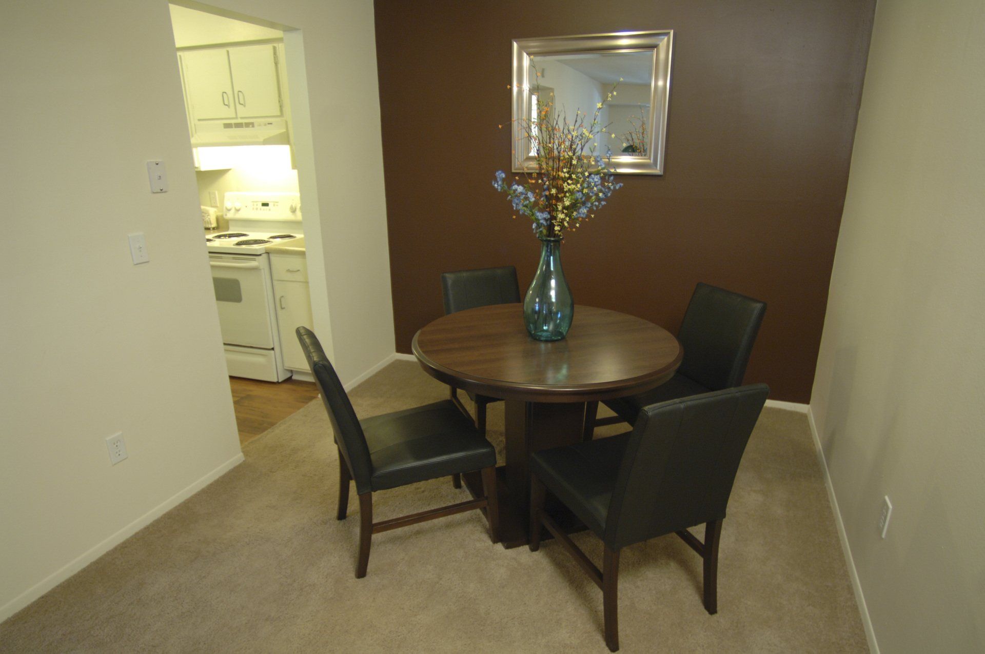 Maple Ridge Flint, Michigan One and TwoBedroom Apartments for Rent