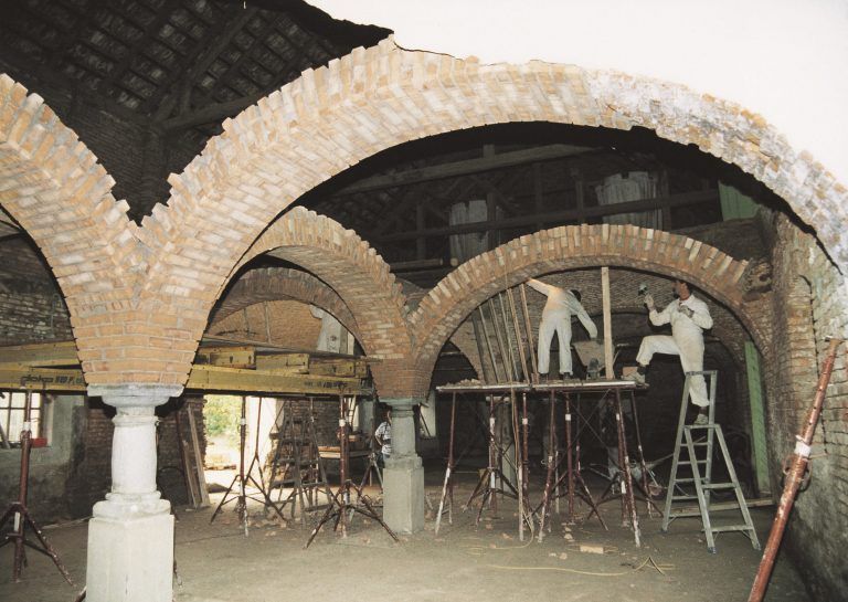 Ihr eigener Weinkeller von Golobimmo