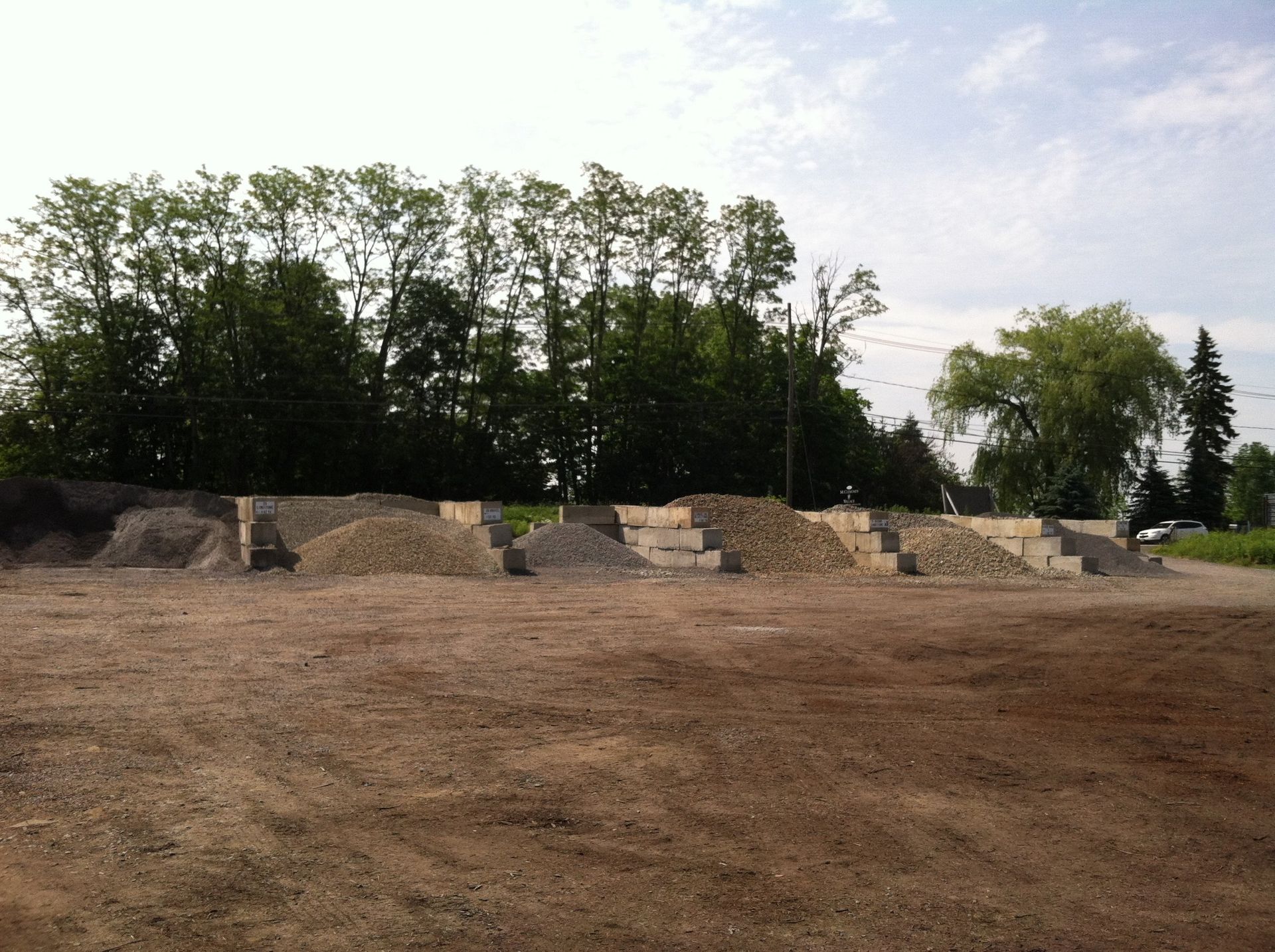 Limestone Supplier Erie, PA Decorative Stone Gravel Pit Patio Pavers