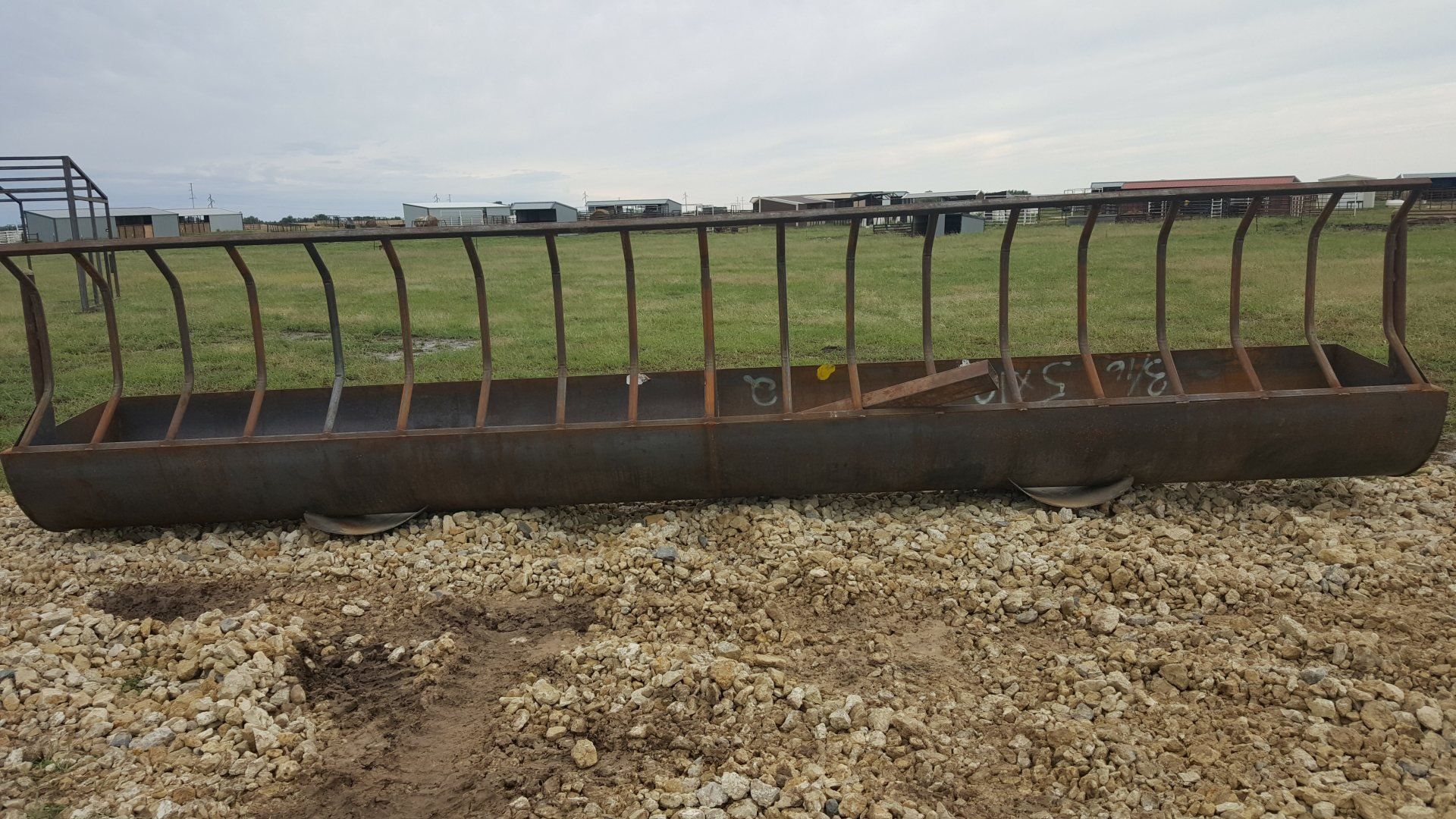 Bunk and Line Feeders