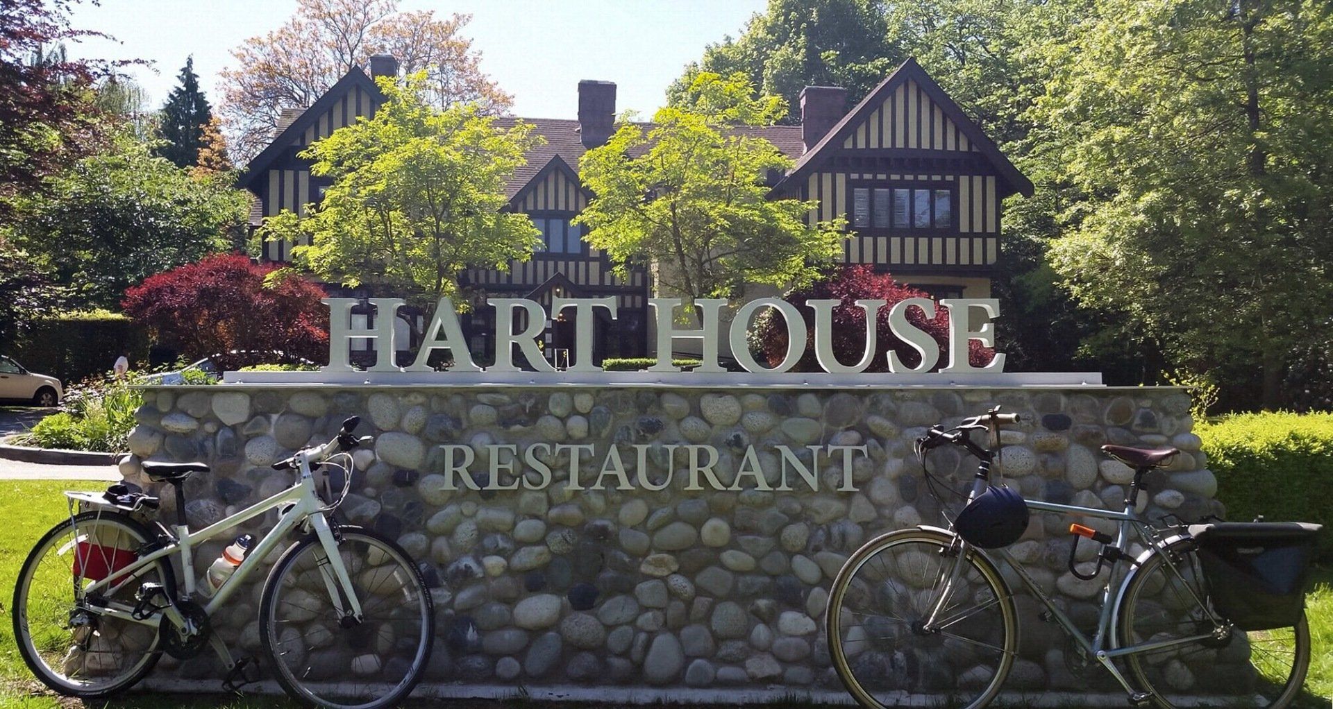 Hart House Restaurant 6042984278