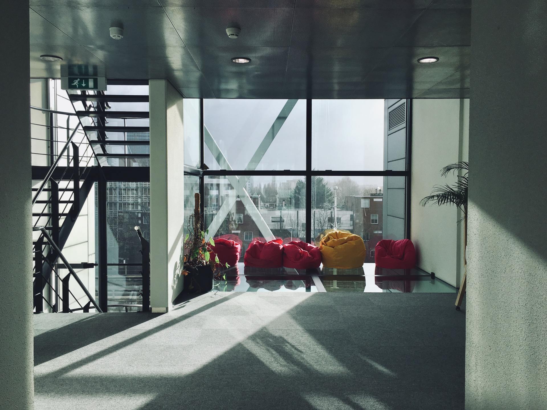 https://lirp-cdn.multiscreensite.com/md/unsplash/dms3rep/multi/opt/photo-1546958326-30d78e93326e-2880w.jpg